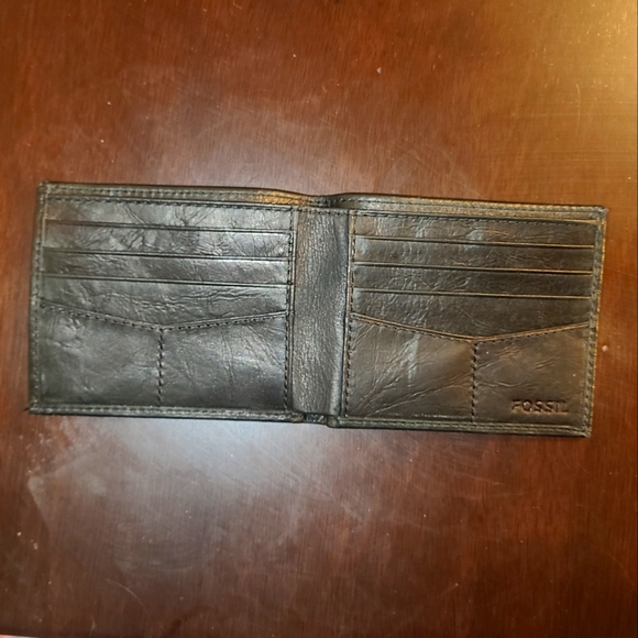 Men's Fossil Wallet - Picture 2 of 3